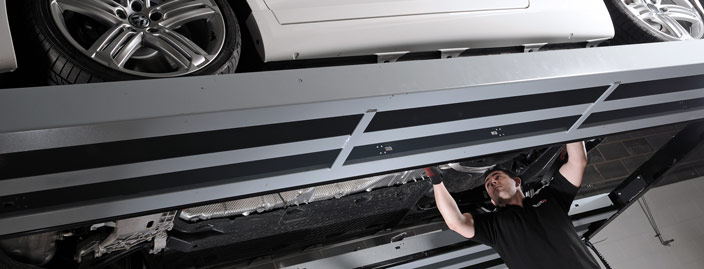 For safety purposes and ease of installation, wherever possible take your vehicle to a qualified installer with a vehicle lift For safety purposes and ease of installation, wherever possible take your vehicle to a qualified installer with a vehicle lift.
